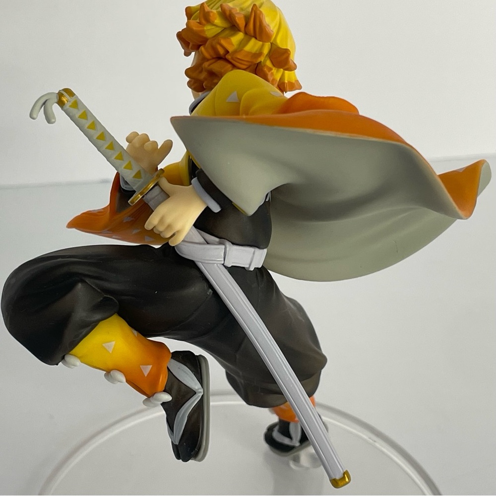Demon Slayer Kimetsu no Yaiba: Zenitsu Agatsuma ConoFig Figure - Picture 6 of 16
